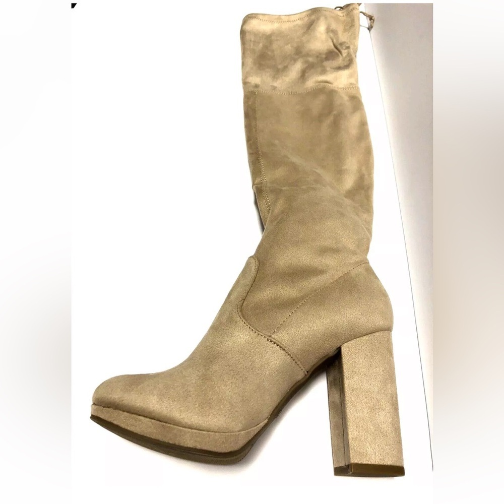 Zigi Soho Women’s Majori Knee High Boots Beige, Size 7.5 M.